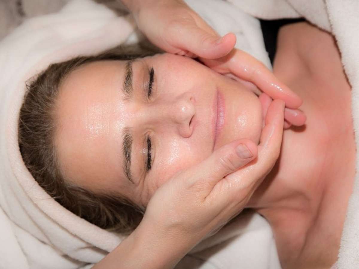 Curățare + Masaj Facial